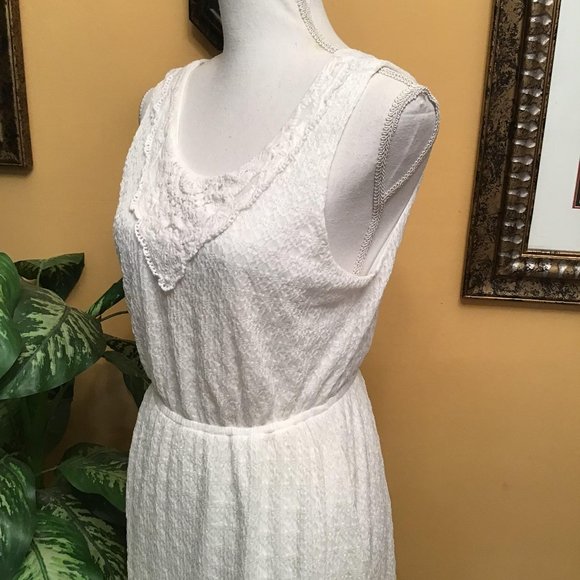 Papaya White Lace Sleeveless Dress - Picture 6 of 9